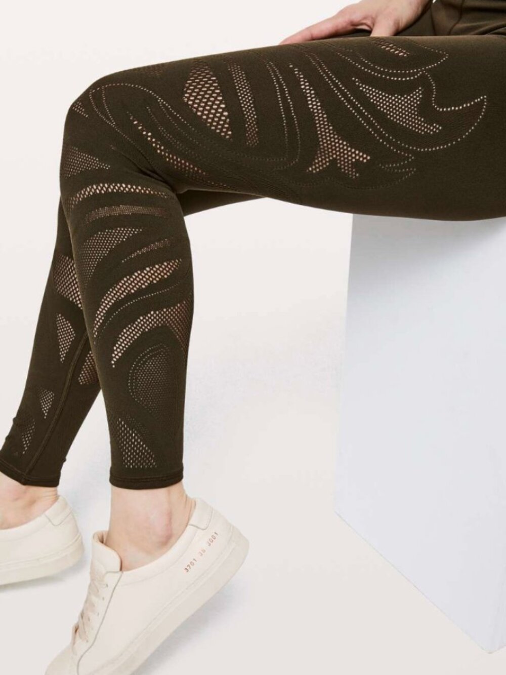 Lululemon Reveal Tight En Avante 26" Dark Olive